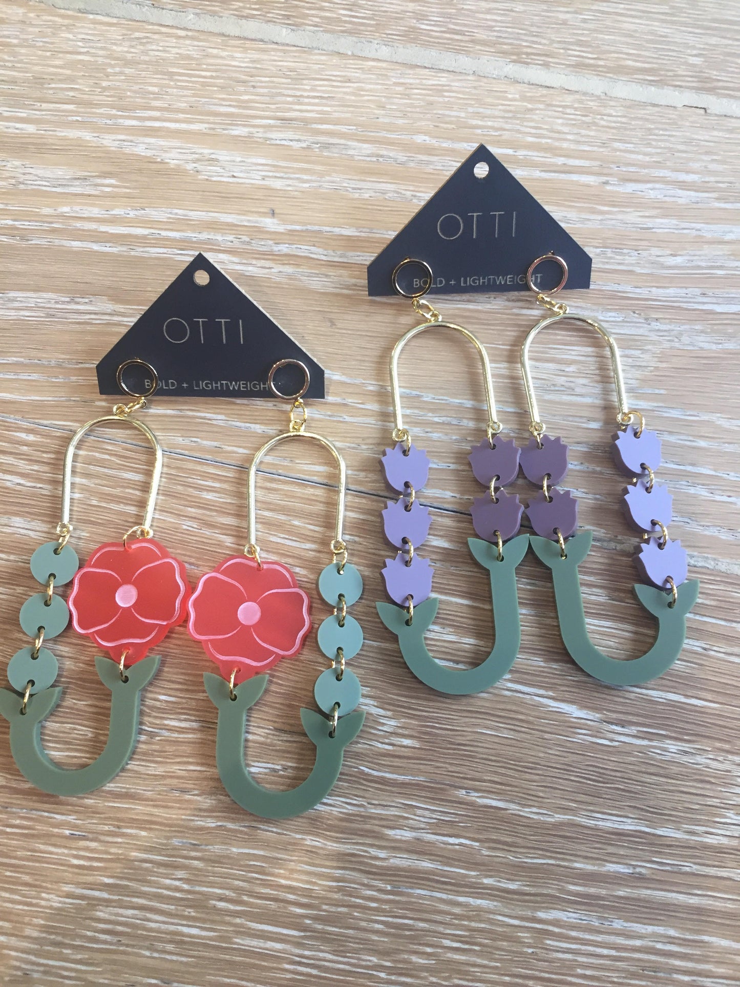 Otti Botanical loop earrings
