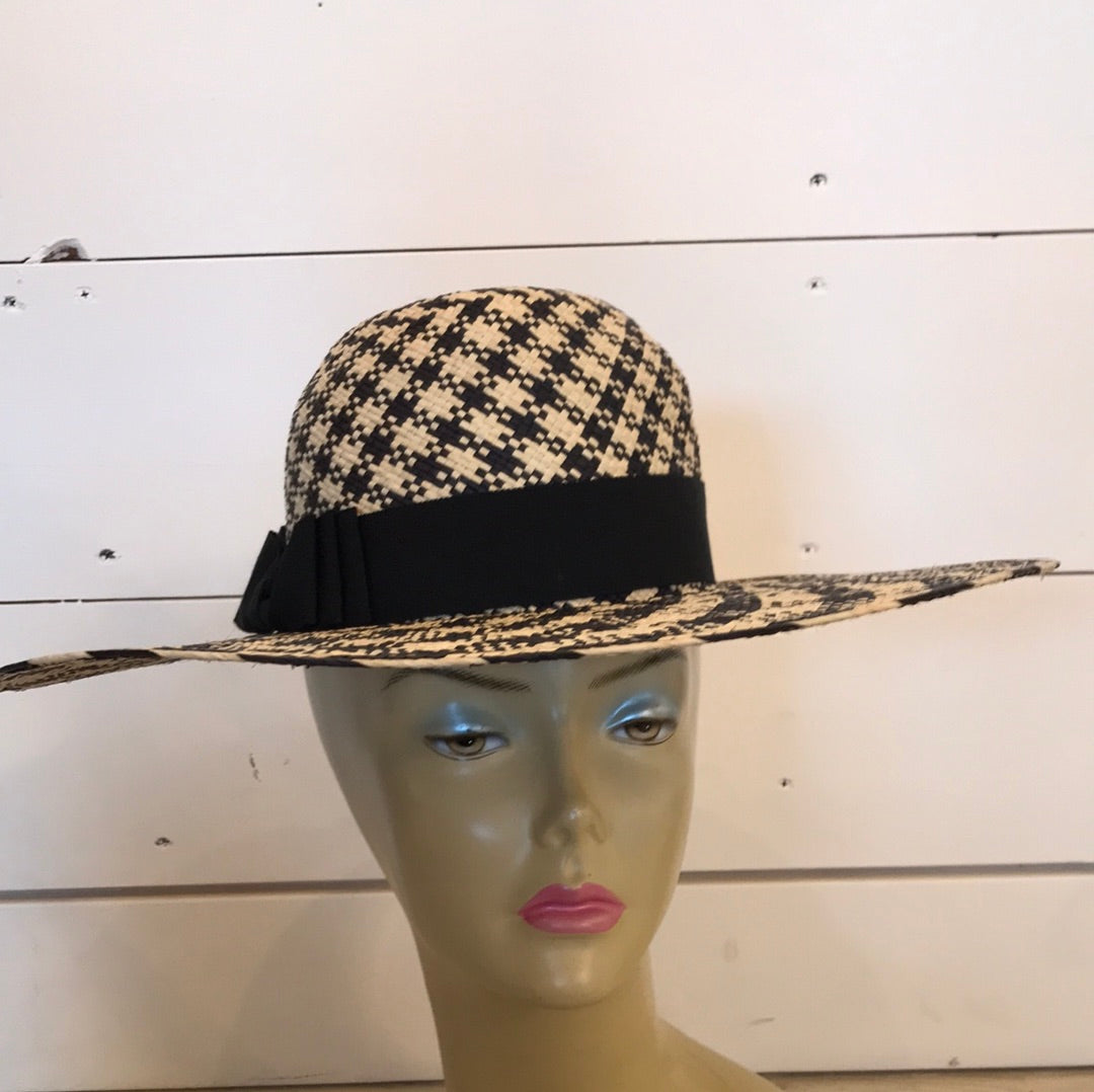 Black + White Teardrop Crown Panama Sun Hat