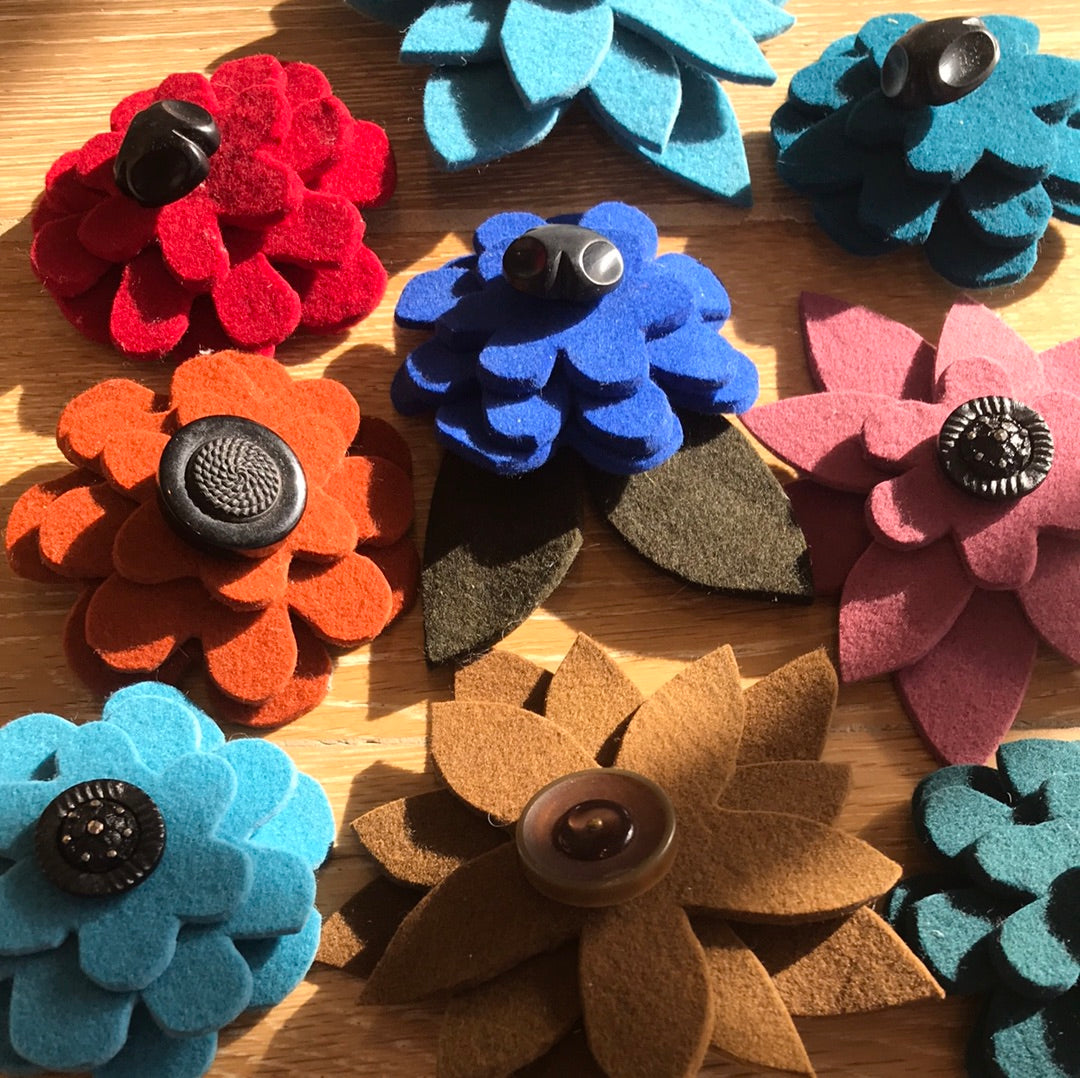 Rio’s Felt Flower Brooches