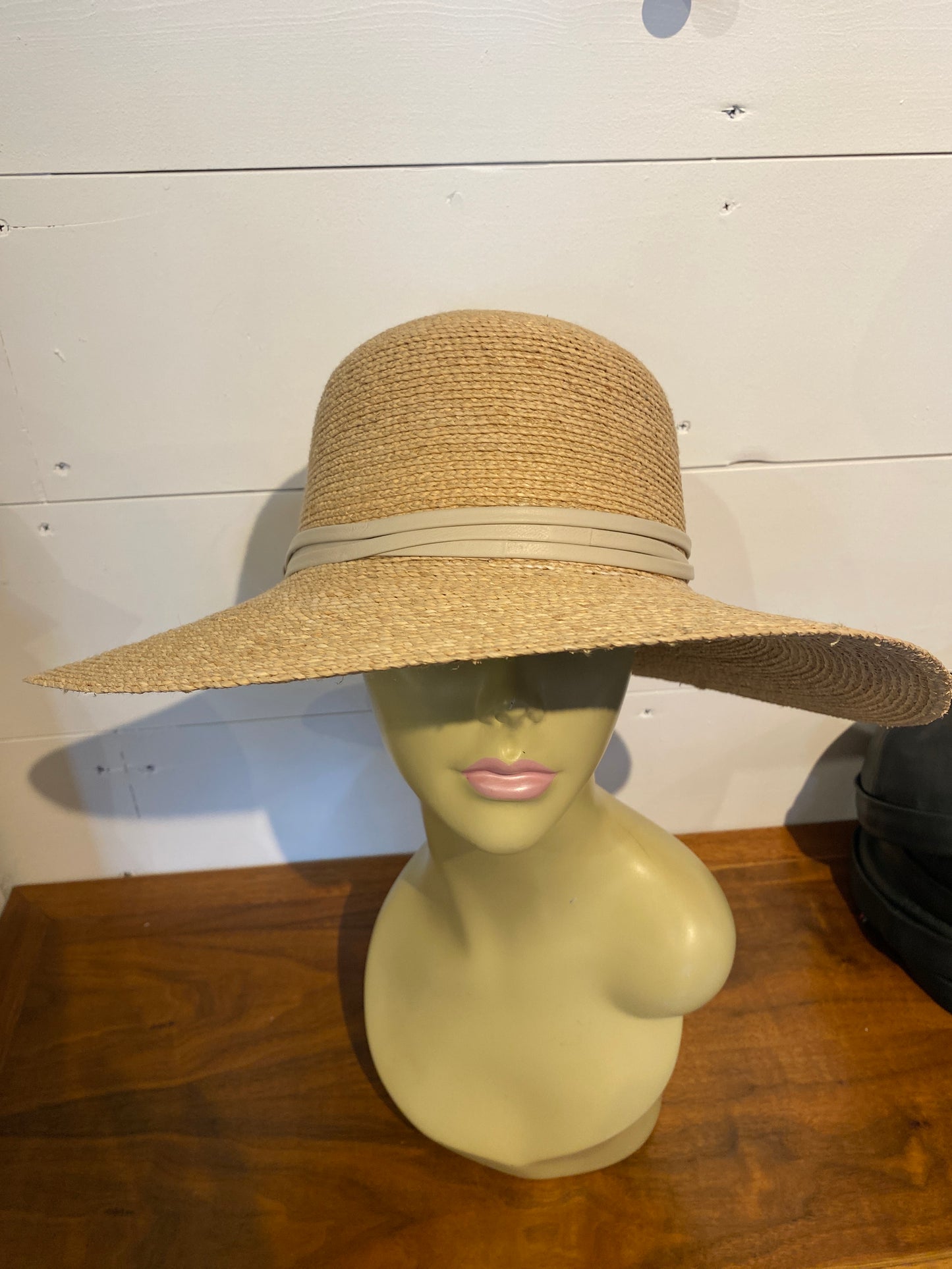 Coco Floppy fine Raffia Braids