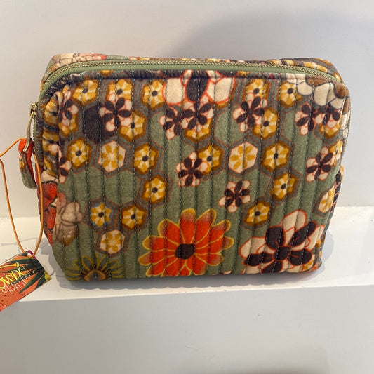 Powder Quilted Washbags