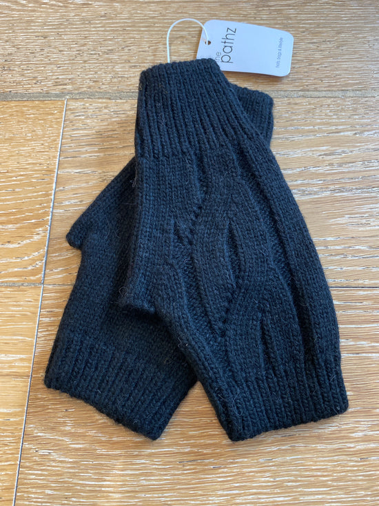 Cable Knit Fingerless Gloves Black