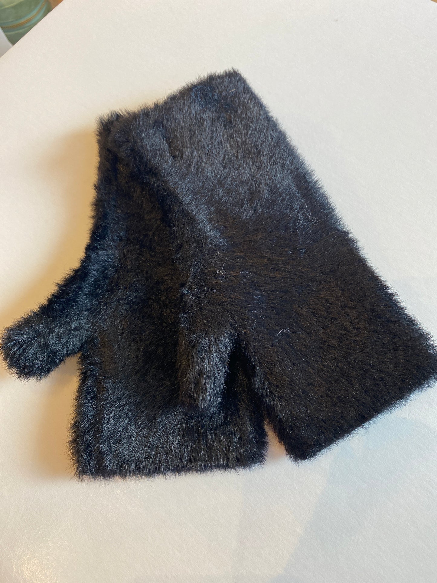Fuzzy Fingerless Gloves