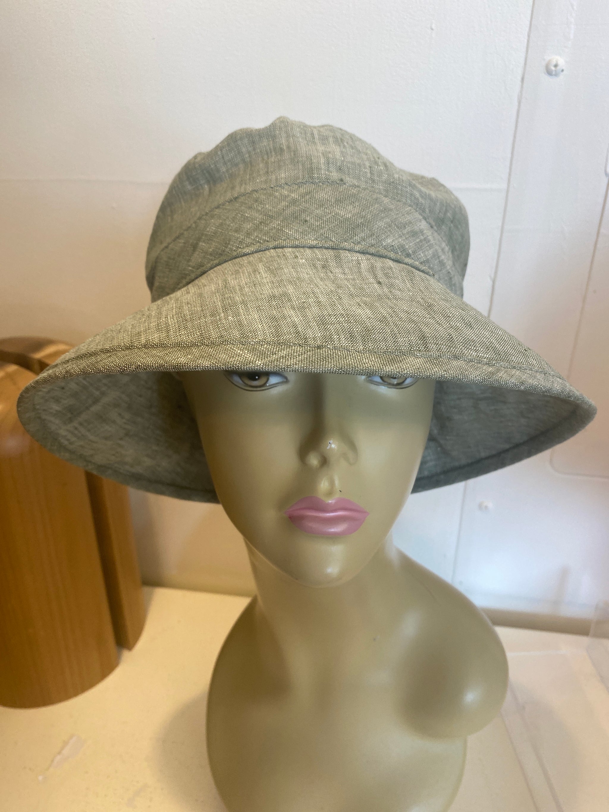 Linen Chambray Bowler