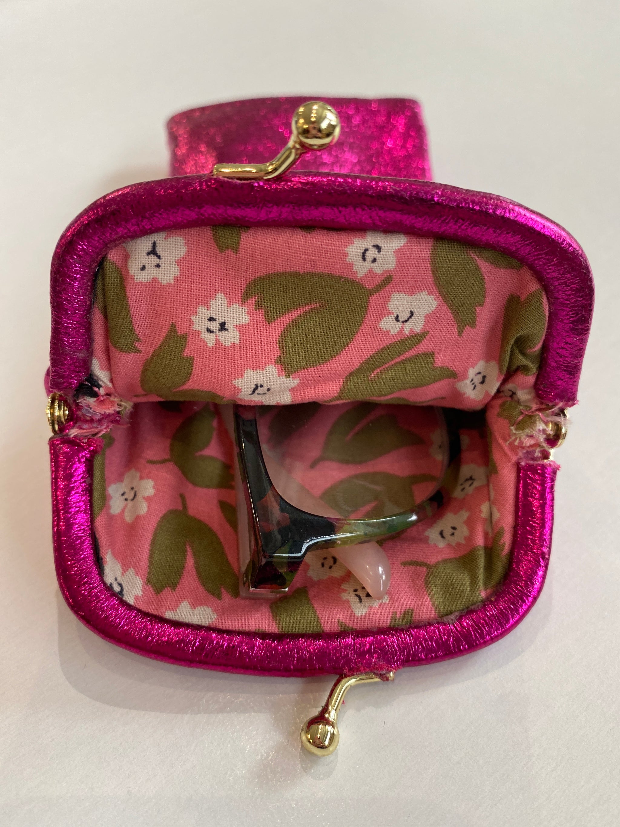 Leather Glasses Case with Retro Clasp Fuschia