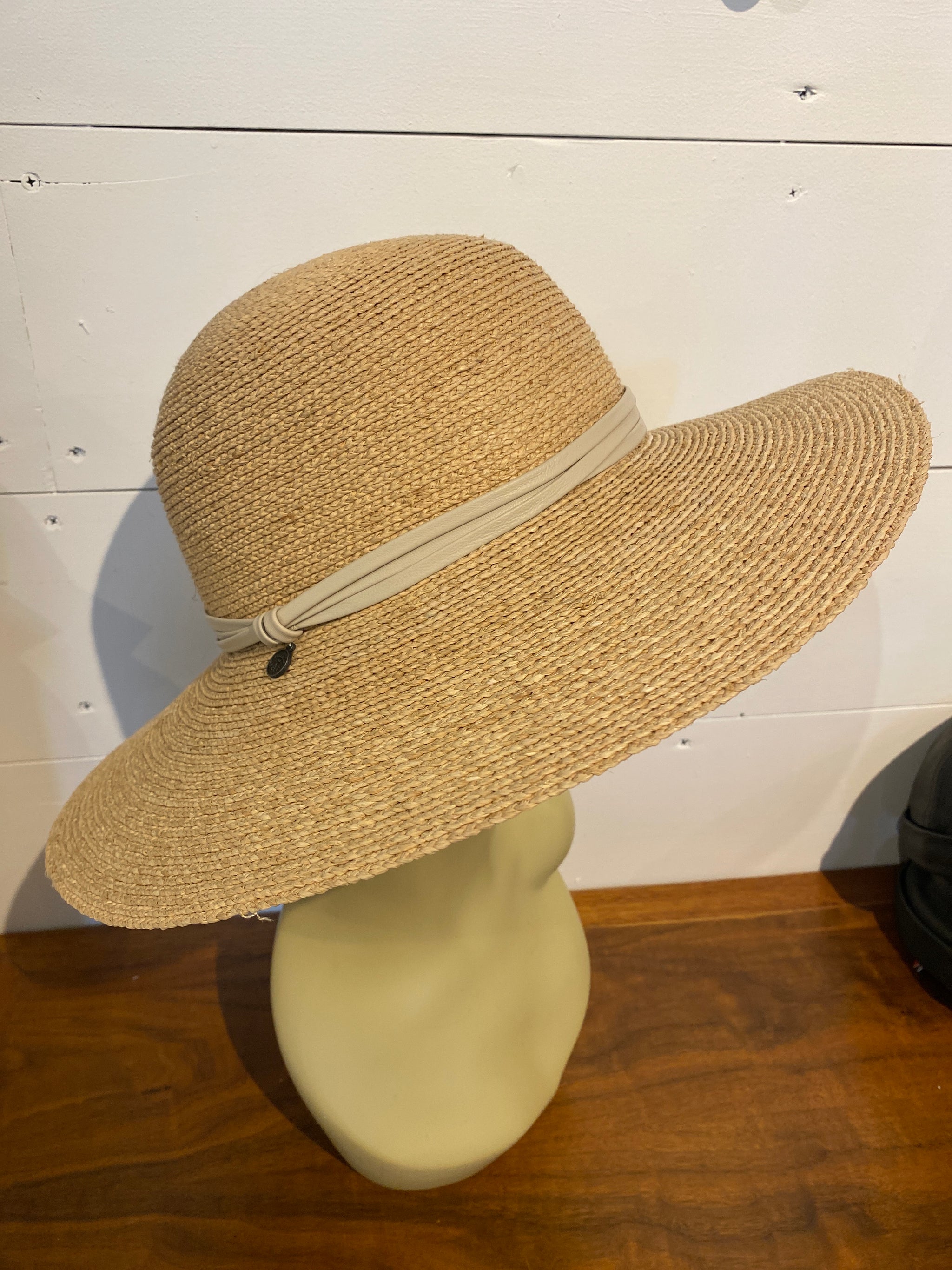 Coco Floppy fine Raffia Braids