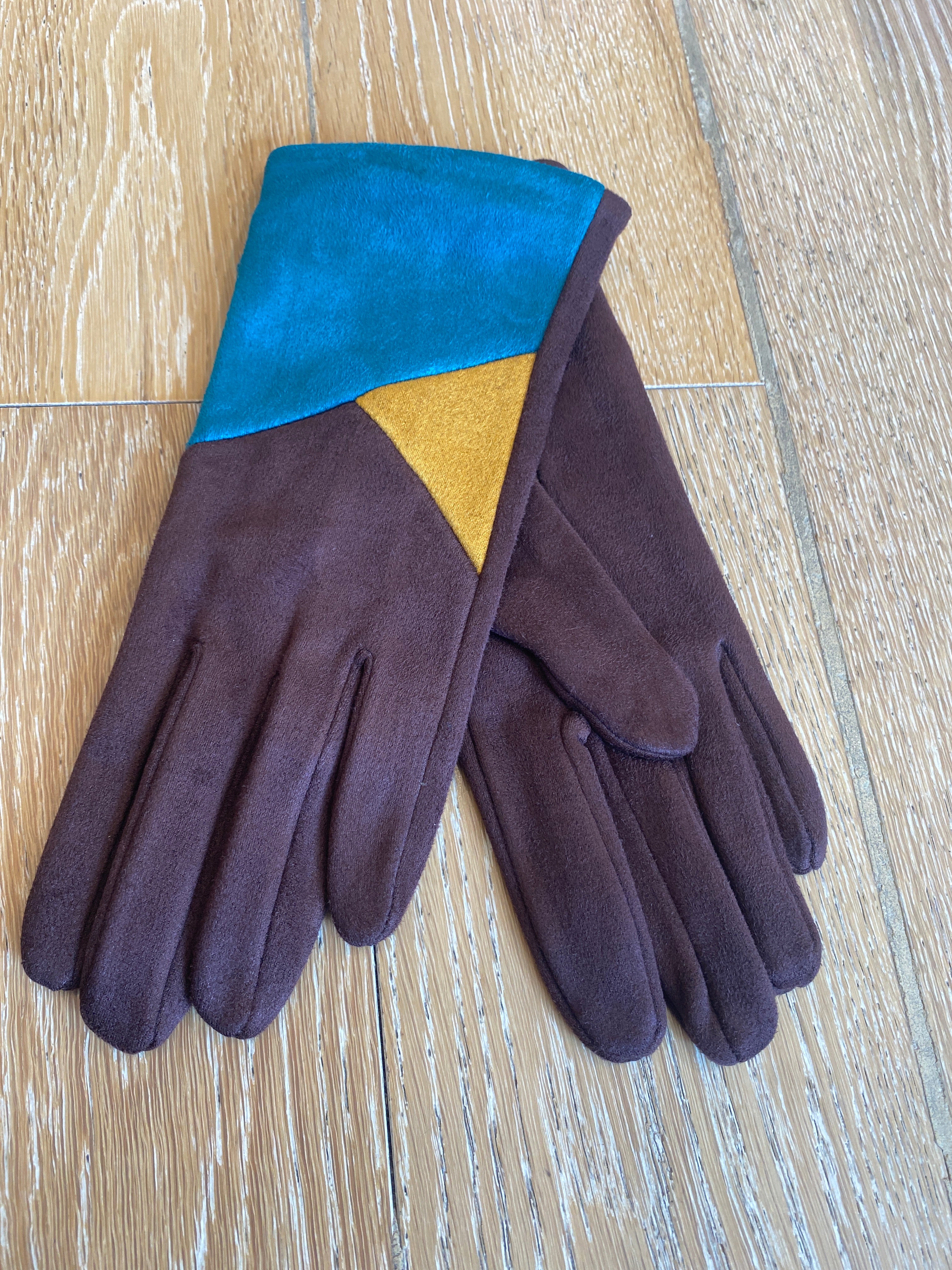 Roma Gloves in Teal Mix