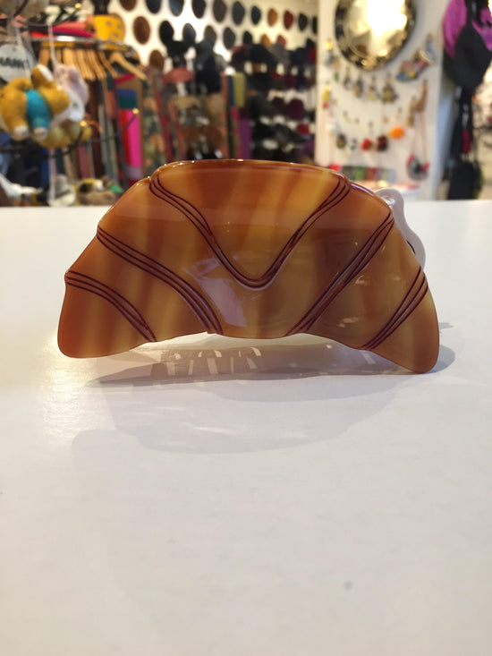Croissant hair claw