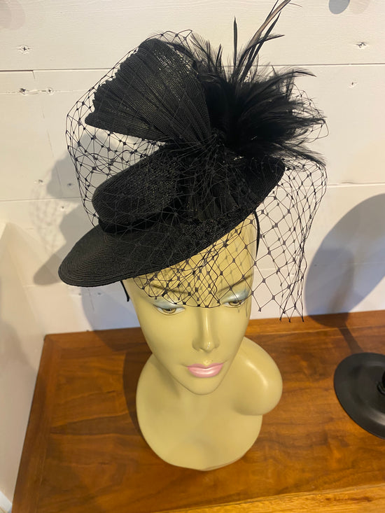 Black Headpiece With Jinsin Straw