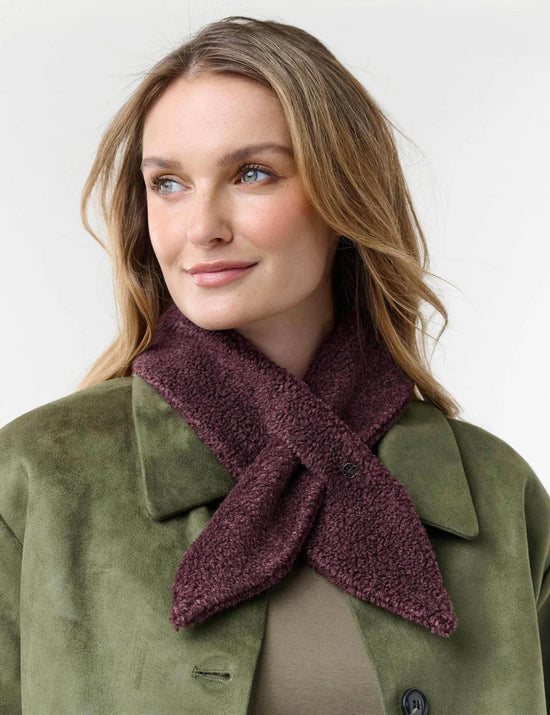 Small Loevenich Scarf made of Faux Lambskin