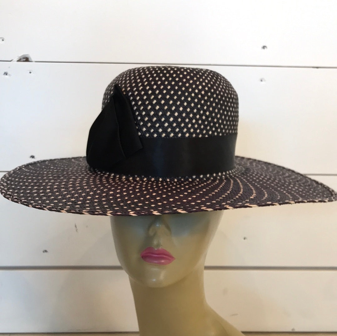 Black + White Teardrop Crown Sun Hat w Satin Bow