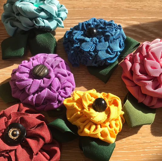 Rio’s Ribbon Flower Brooches