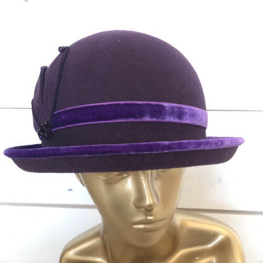 (59) Purple Wool Felt Cloche w Velvet Trim